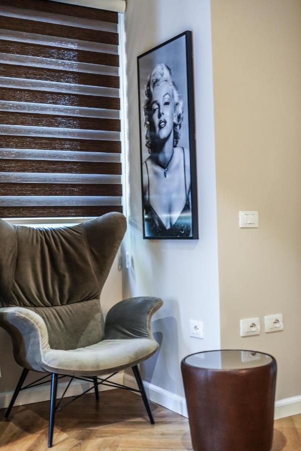 Haris Luxury No.4 * Tirana