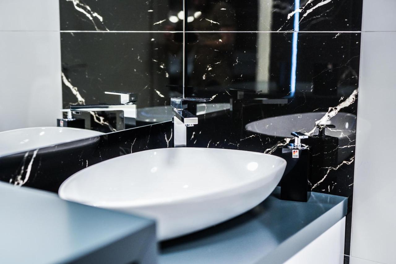 Haris Luxury No.4 * Tirana