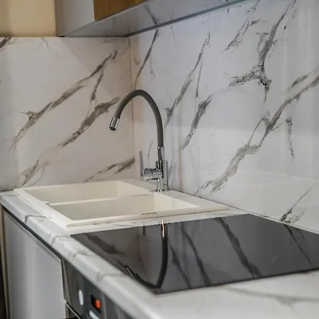 Haris Luxury Apartment No.4 Тирана Экстерьер фото